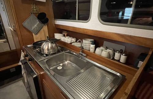 Uberseestadt Alquiler De Eote | Süße Motoryacht Bremen City