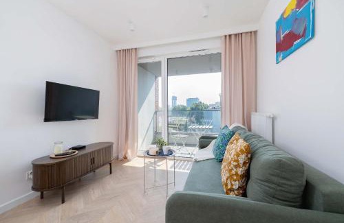 Katowice Apartamento | Słoneczna Comfy Apartment with Balcony & Parking Katowice by Noclegi Renters