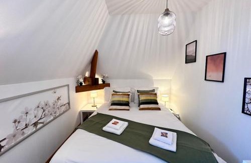 Sedan Apartamento | S Baylevéd'Air duplex vue château, Balnéo et sauna