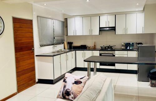 Mbabane Apartamento | S'hlahla Apartments