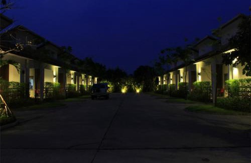 Det Udom Complejo | Saabpaiboon Grand Resort