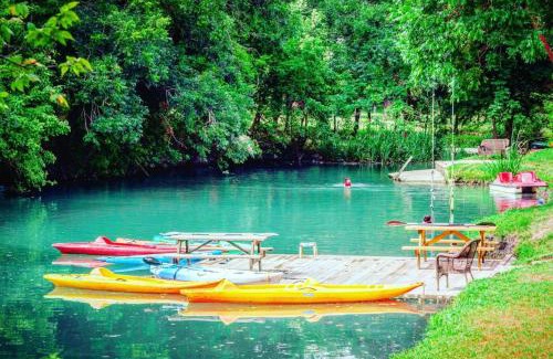 Seguin Casa | Safari Cabin #2