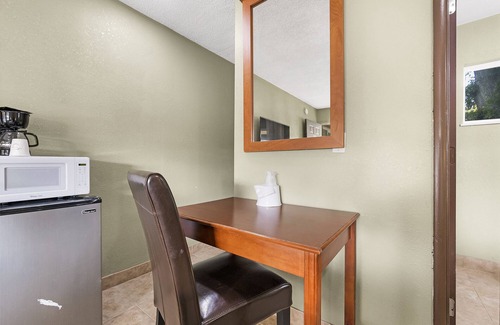 Chico Hotel | Safari Inn - Chico