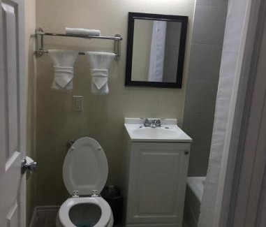 Central City Hotel | Safari Inn Motel