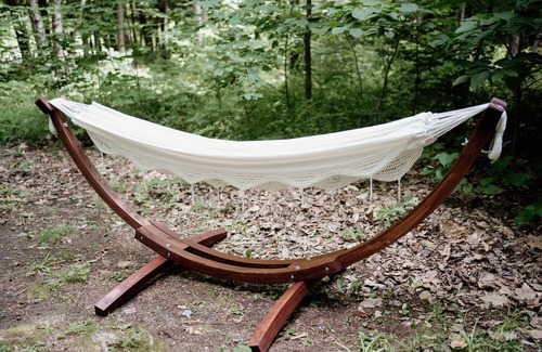 North Woodstock Alquiler De RV | Safari Tent Site 12 | 1 King Bed | Woods View