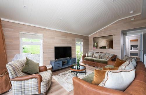 Lifton Casa | Saffron Lodge, 24 Roadford Lake Lodges