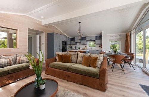 Lifton Casa | Saffron Lodge, 24 Roadford Lake Lodges