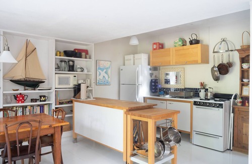 Sag Harbor Cabaña | Sag Harbor Charmer - 2 Bedroom Cottage; Paseo a la ciudad