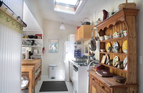 Sag Harbor Cabaña | Sag Harbor Charmer - 2 Bedroom Cottage; Paseo a la ciudad
