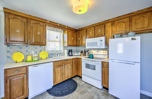 Sagamore Beach Cabaña | Sagamore Beachfront Cottage Escape