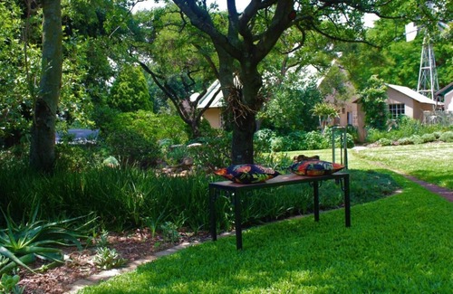 Muldersdrift Casa | Cabaña de Sagewood para 2 personas con maravillosa terraza privada en el jardín.
