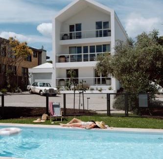 Queenscliff Casa | Sagres Queenscliff, Designer Oceanfront Escape with Pool & Sauna