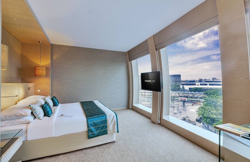 Vile Parle East Hotel | Sahara Star