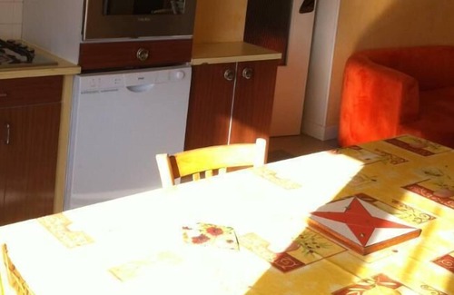 Saint-Georges-sur-Allier Casa | Saint Georges Sur Allier: CASA CON JARDIN EN EL PAÍS YA 30 MINUTOS DE CLERMONT FD Y 15 MINUTOS DE UN CUERPO DE AGUA Y PISCINA