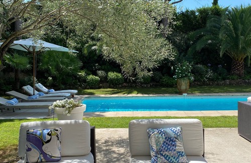 Cote d'Azur- French Riviera Villa | SAINT-TROPEZ VILLA EN ENCLAVE CLAVE A 5 MINUTOS DEL CENTRO DE ST-TROPEZ Y DE LA PLAYA