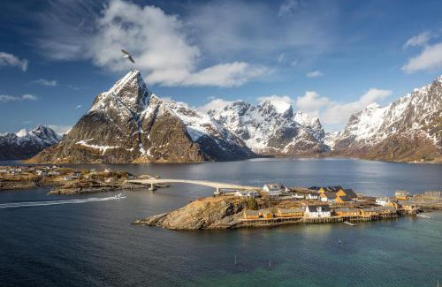 Hamnøya Casa | Sakrisøy Gjestegård - Manor House in Sakrisøy - Solbakken anno 1880