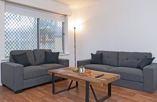 Salisbury Apartamento | SAL001 One of the most affordable Airbnbs in town