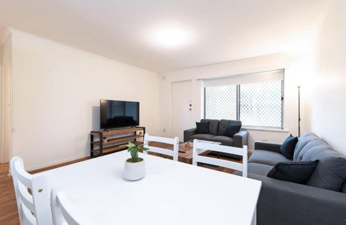 Salisbury Apartamento | SAL001 One of the most affordable Airbnbs in town