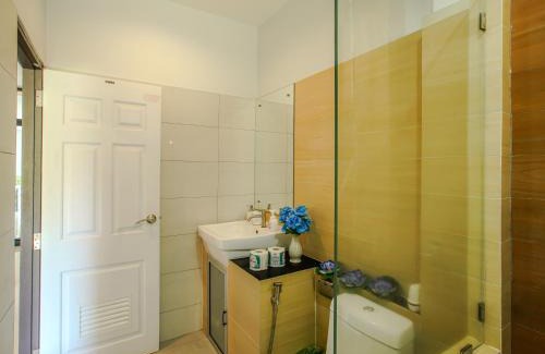 Thong Sala Apartamento | Sala Loft - Spacious King Bed - 4K SmartTV