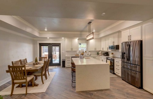 Bell County Casa | Salado Villa Private Pool, Hot Tub Sleeps 9