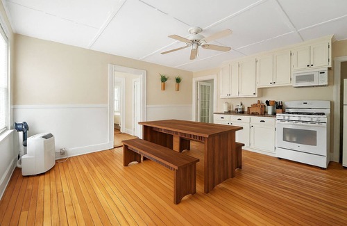 Salem Apartamento | Salem 3BDR w/ Gameroom+Balcony+Parking