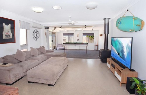 Warana Casa | Saleng 51 - Three Bedroom Beach Pad - Only 200 metres to Beach Access!