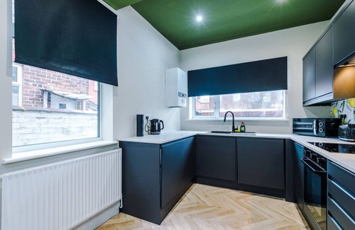 Salford Casa | Salford Sanctuary 5 Bed House