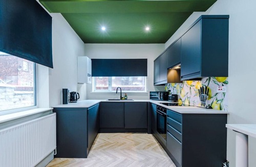 Salford Casa | Salford Sanctuary 5 Bed House