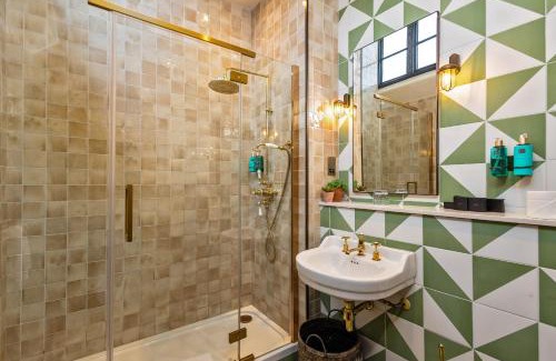 Hertford Hotel | Salisbury Arms Hotel