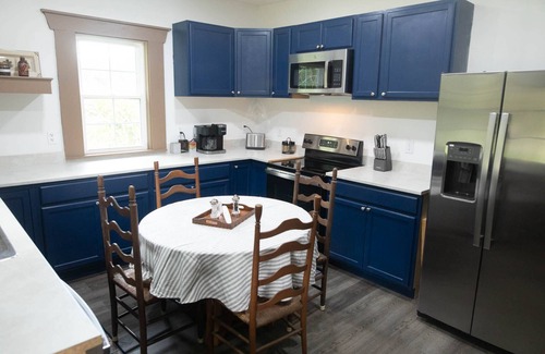 Salisbury Casa | Salisbury Wellness Retreat! Country Calm & City Convenience w Cal King Suite, Office +20% off!