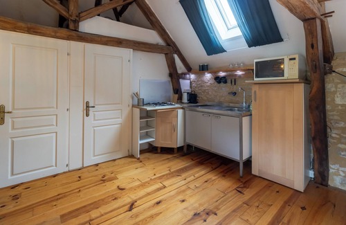 La Boissiere-d’Ans Casa | Salle de Musique – Casa de vacaciones con vistas a las colinas y piscina