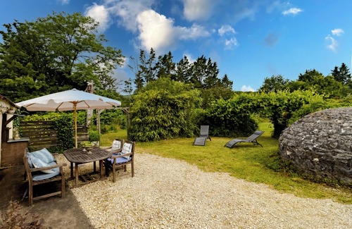 La Boissiere-d’Ans Casa | Salle de Musique – Casa de vacaciones con vistas a las colinas y piscina
