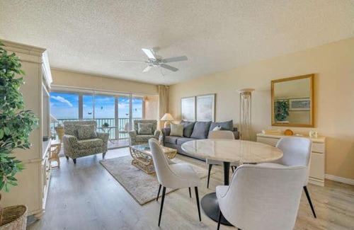 Bonita Springs Casa | Sally's Dolphin Way Condo