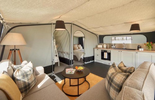 Rhayader Casa | Salmon