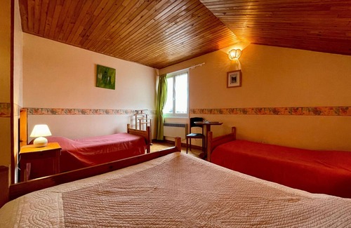Alleyras Cama Y Desayuno | Habitación Salmón: Comodidad para 4, Mascotas Bienvenidas