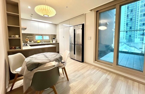 Yeonsu-gu Apartamento | Vista al parque ‘Salon de Lune’, ¡a solo 3 minutos del metro y admite perros!