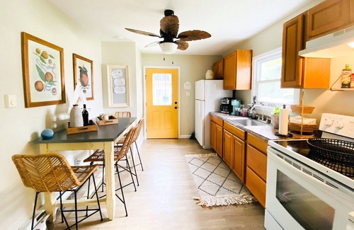 Villas Cabaña | Salt-Kissed Cottage Escape - Sweet Seascape Beach Cottage Bliss!