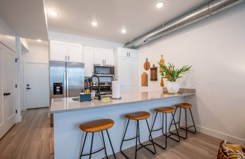 Poplar Grove Villa | Downtown Retreat + Rooftop Hot Tub + Near Ski Resorts