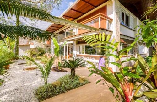 Itamambuca Casa | Salt 'n Paradise Luxury Surf and Beach Suites