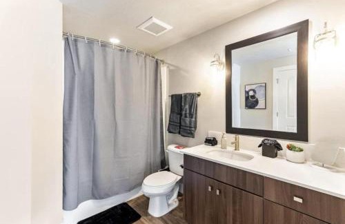 Downtown Salt Lake City Apartamento | Salt Palace and Delta Arena Gym King Bed Golf Simulator