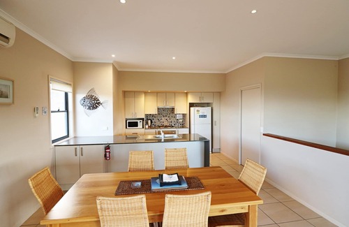 Eden Apartamento | Saltwater Apartments, 3 bedroom accommodation close to Asling's Beach