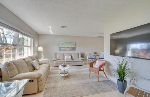 Caloosahatchee Casa | Saltwater Pool and Dog Friendly The Cape Escape