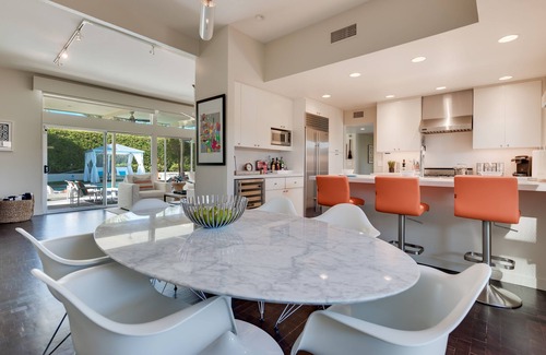 Palm Springs Casa | Piscina con centro de bronceado, spa, tres fogatas, ducha al aire libre, WiFi gratis