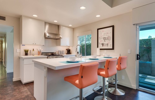 Palm Springs Casa | Piscina con centro de bronceado, spa, tres fogatas, ducha al aire libre, WiFi gratis