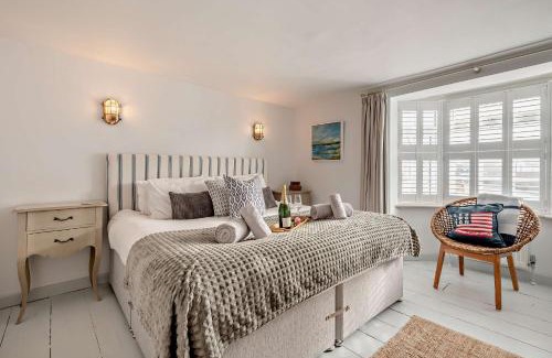 New Forest District Casa | Saltwater Stunning Holiday Terraced House Milford on Sea Lymington Sleeps 6