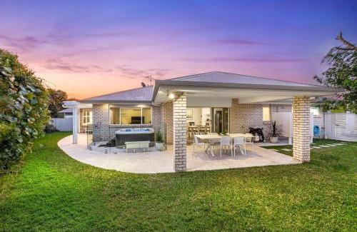 Kingscliff Casa | Salty Pause at Bondi House - with Spa and Pet Friendly!