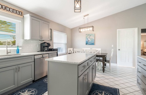 Oceanside Village Casa | Salty Sands Island Home - Steps From The Beach