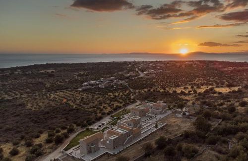 Omales Hotel | Salvia Areopolis All Suite Hotel