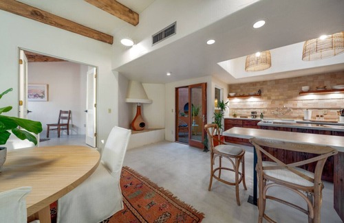 Sam Hughes Casa | Sam Hughes / Completely Remodeled / 2 BR 1.5 BA