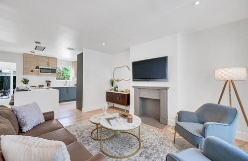 Miami Shores Casa | Samadhi: Outdoor Paradise, Work-Friendly, & Near Beach!